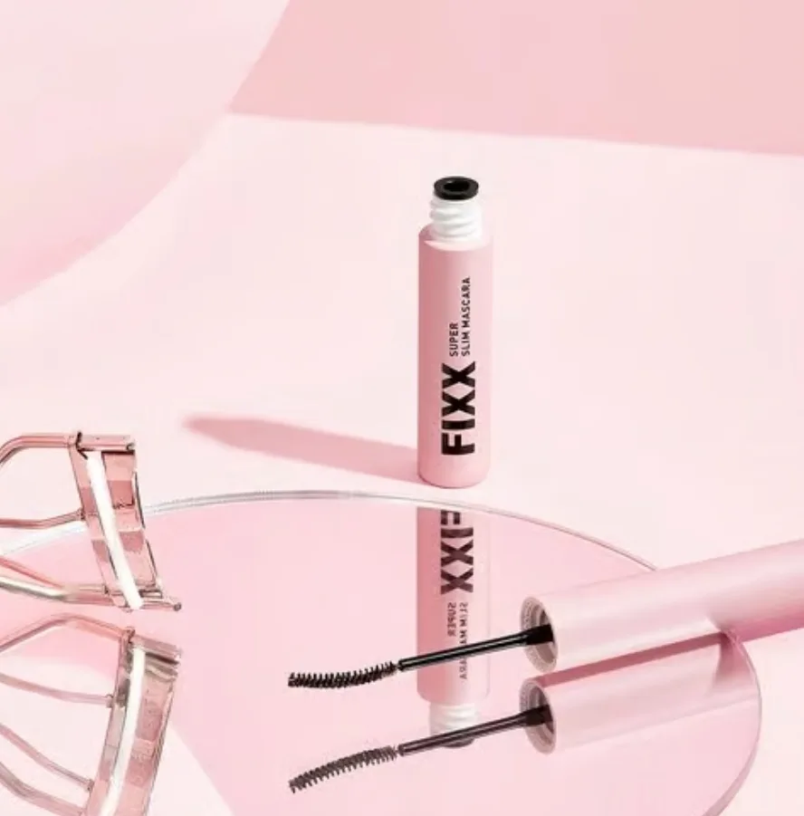 So Natural Super Fixx Slim Mascara, Deep Ash Black 2